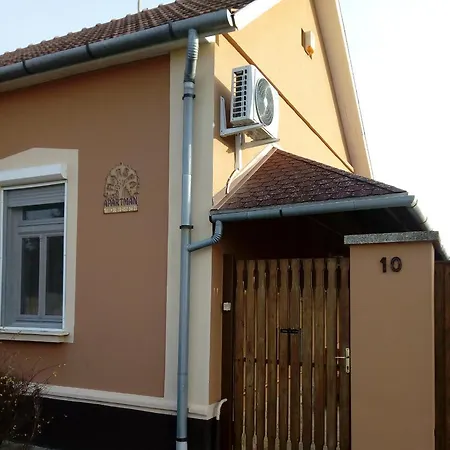 Apartament Harsfa Makó